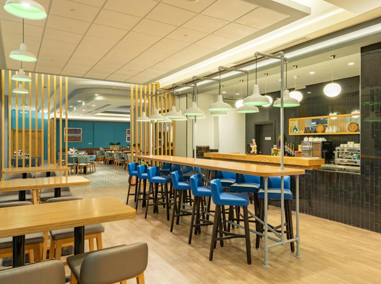 Park Inn By Radisson Jubail Industrial City Exteriör bild