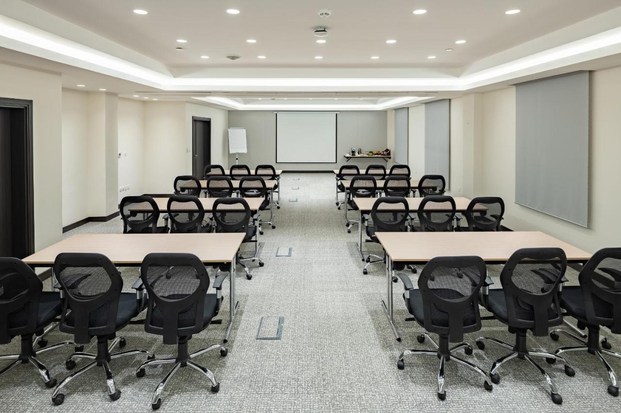 Park Inn By Radisson Jubail Industrial City Exteriör bild